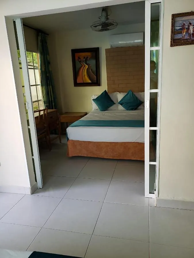 Hospedaje Villa Naloy Santa Marta  Hotel